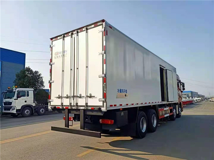 解放JH6前四后八冷藏車