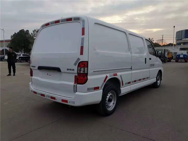 國六面包型金杯新快運(yùn)面包冷藏車