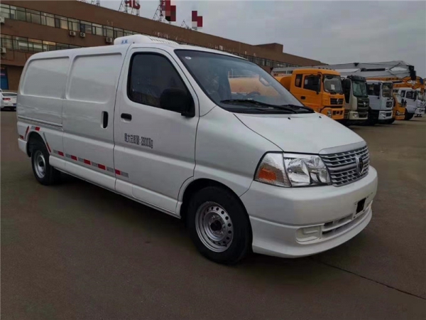 國六面包型金杯新快運(yùn)面包冷藏車