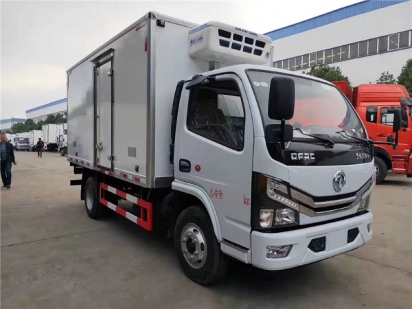  國六4.2米東風(fēng)多利卡冷藏車