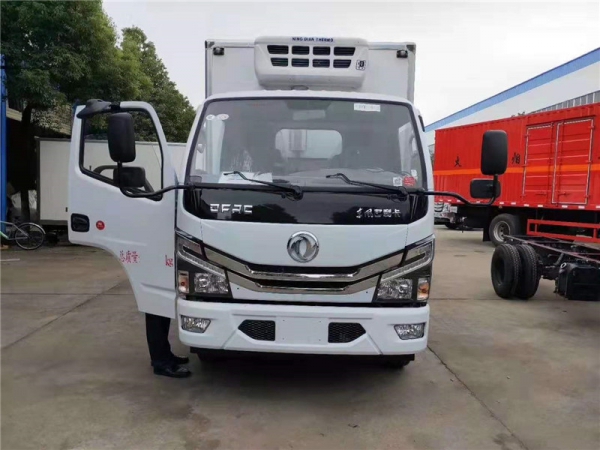  國六4.2米東風(fēng)多利卡冷藏車