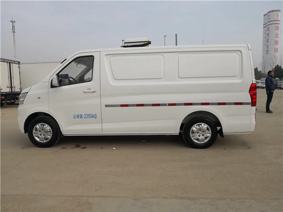 國(guó)六長(zhǎng)安睿行M80面包冷藏車