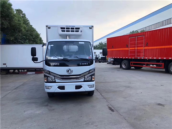 國(guó)六東風(fēng)多利卡4米2冷藏車