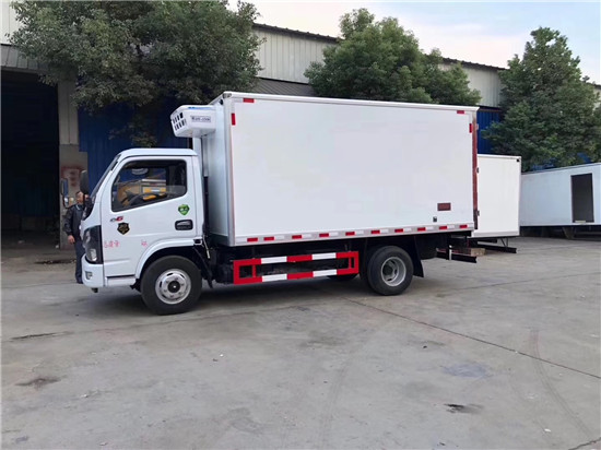 國(guó)六東風(fēng)多利卡4米2冷藏車