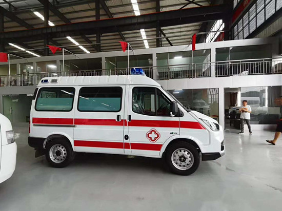 江鈴特順短軸中頂救護車