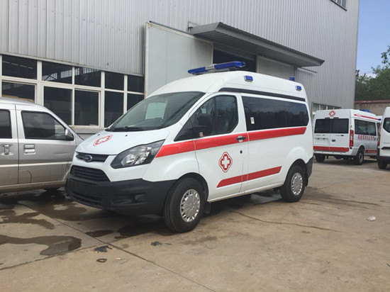 福特新全順V362中軸救護(hù)車