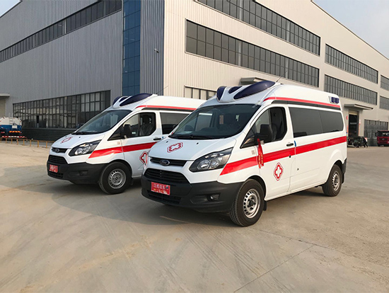 福特全順中軸中頂監(jiān)護(hù)型救護(hù)車