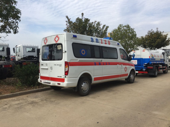 上汽大通長軸救護車