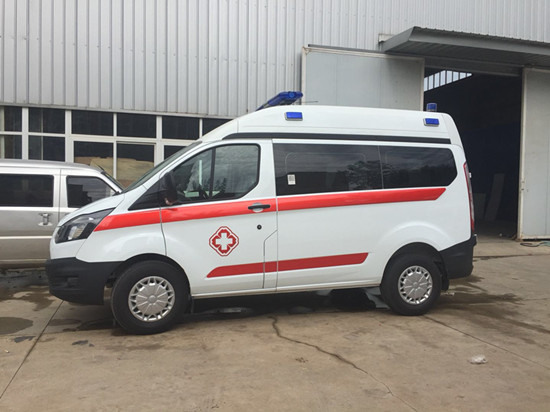 福特全順短軸中頂救護車