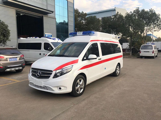 奔馳新威霆負(fù)壓救護(hù)車