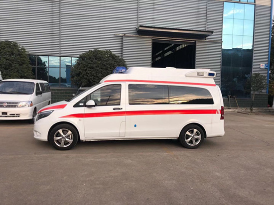 奔馳新威霆負(fù)壓救護(hù)車
